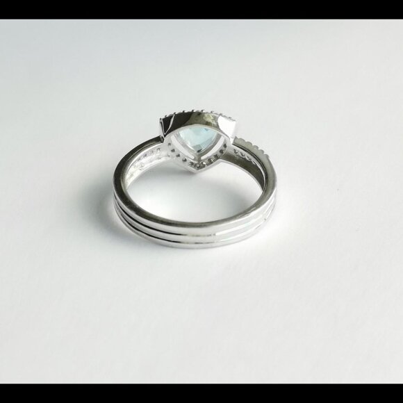 Trillion Cut Blue Topaz White Sapphire Ring in Serling Silver size 8 - Picture 5 of 6